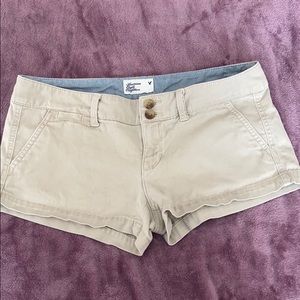 American eagle khaki short! Size 4 stretch
